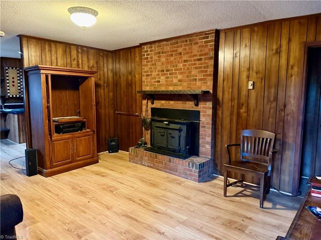 163 E Meadow Road, Thomasville, NC 27360