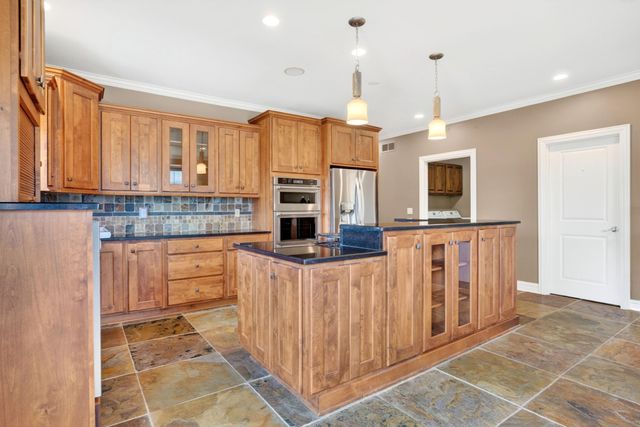 4701 THORNBROOK RDG, Columbia, MO 65203