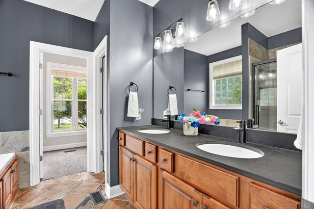 4701 THORNBROOK RDG, Columbia, MO 65203