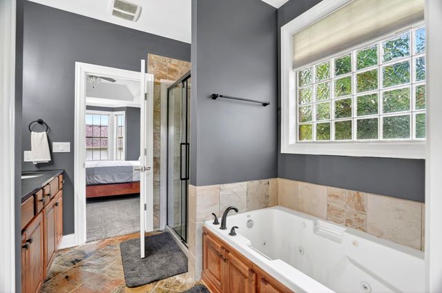4701 THORNBROOK RDG, Columbia, MO 65203
