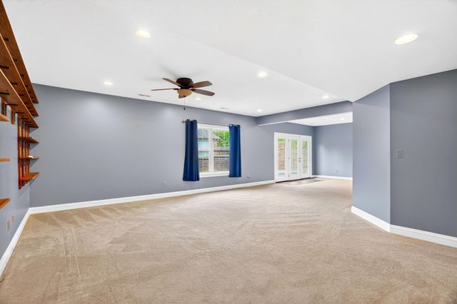 4701 THORNBROOK RDG, Columbia, MO 65203