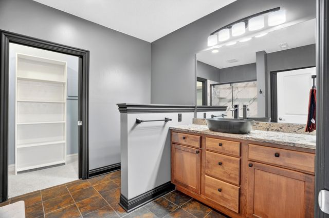 4701 THORNBROOK RDG, Columbia, MO 65203