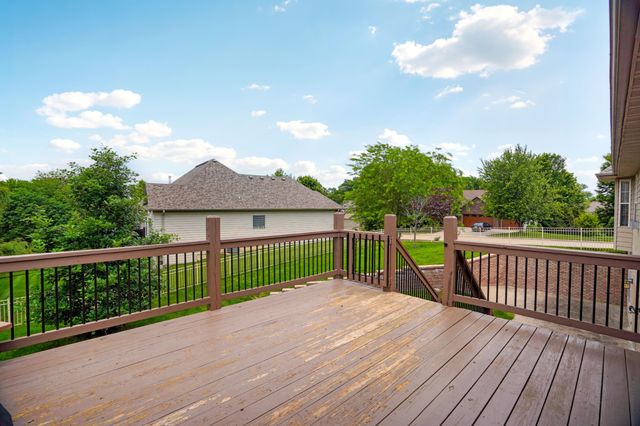 4701 THORNBROOK RDG, Columbia, MO 65203