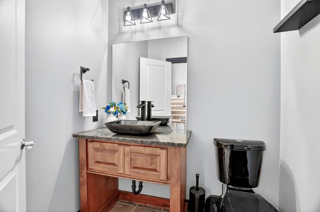 4701 THORNBROOK RDG, Columbia, MO 65203