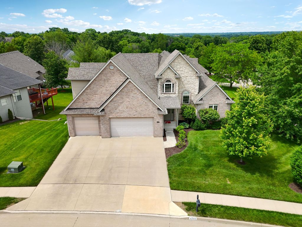 4701 THORNBROOK RDG, Columbia, MO 65203