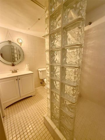 1601 S Shepherd Drive 126, Houston, TX 77019
