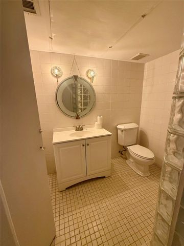1601 S Shepherd Drive 126, Houston, TX 77019