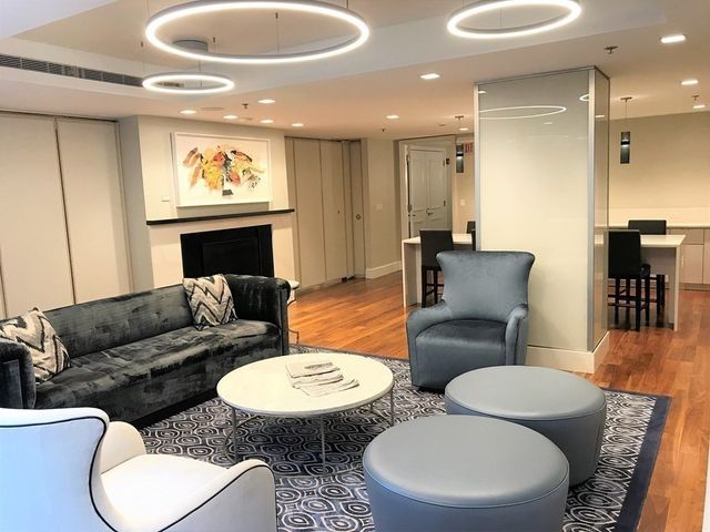 1 Charles St S 807, Boston, MA 02116