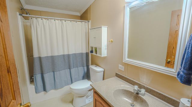 2090 W 800 S, North Judson, IN 46366