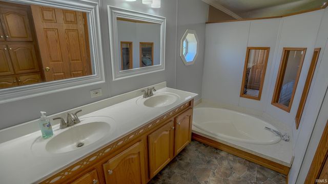 2090 W 800 S, North Judson, IN 46366