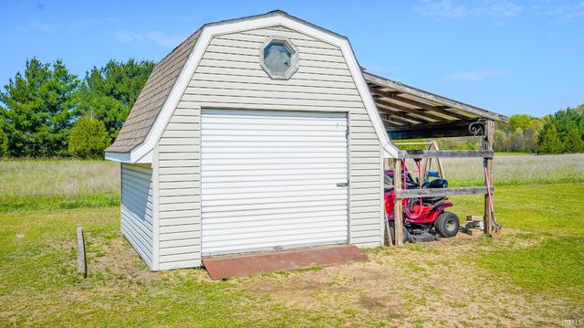 2090 W 800 S, North Judson, IN 46366
