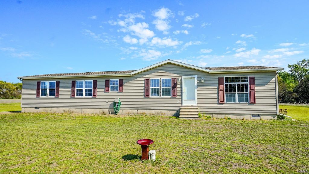 2090 W 800 S, North Judson, IN 46366