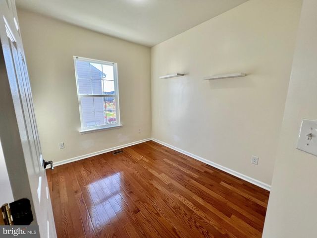 1329 PARISH AVE, Claymont, DE 19703