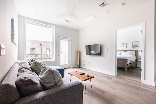 1800 E 4th ST 350, Austin, TX 78702