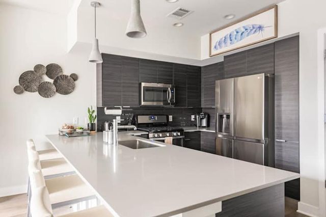 1800 E 4th ST 350, Austin, TX 78702