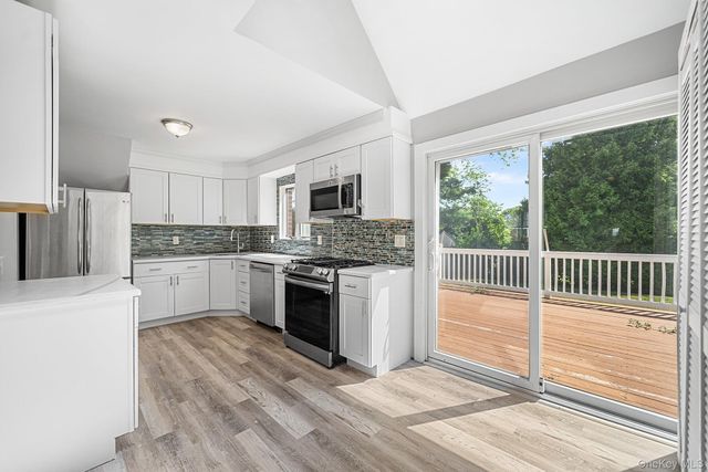 4 Sibley Place, Huntington Station, NY 11746