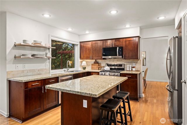 27903 NE 26th Street, Redmond, WA 98053