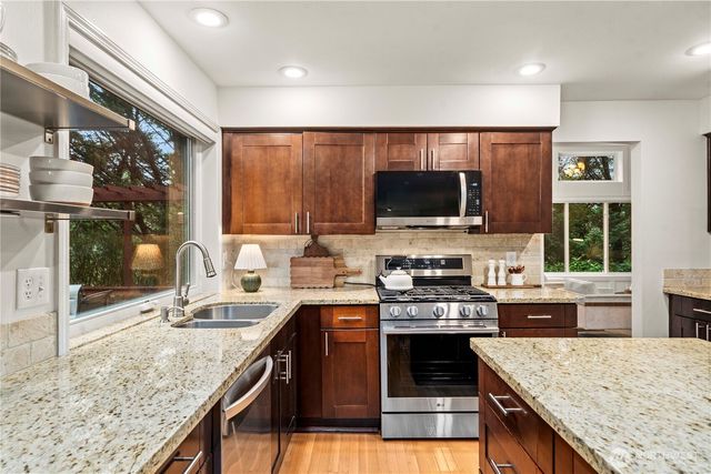 27903 NE 26th Street, Redmond, WA 98053