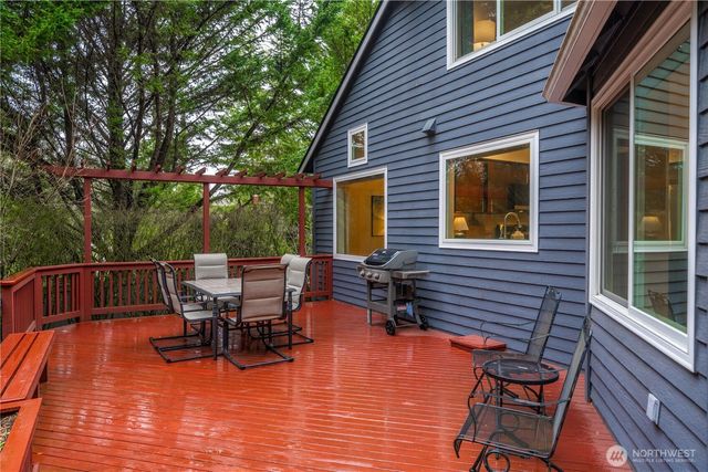 27903 NE 26th Street, Redmond, WA 98053