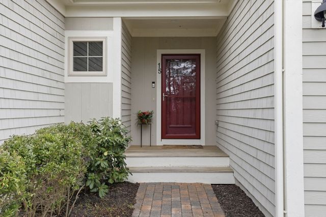 15 Southview Way, Plymouth, MA 02360