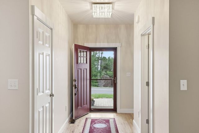 15 Southview Way, Plymouth, MA 02360