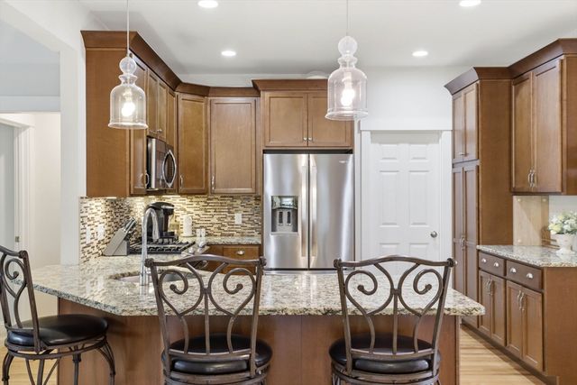 15 Southview Way, Plymouth, MA 02360