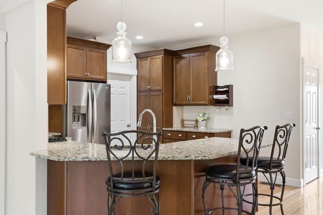 15 Southview Way, Plymouth, MA 02360