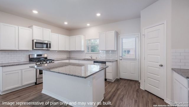 20833 Stonework Spur, San Antonio, TX 78266