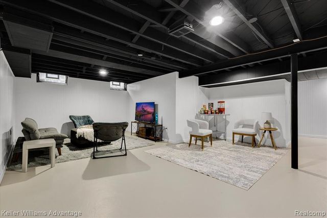1251 Dufrain Avenue, Pontiac, MI 48342