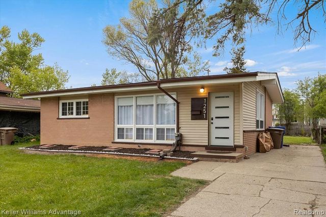 1251 Dufrain Avenue, Pontiac, MI 48342