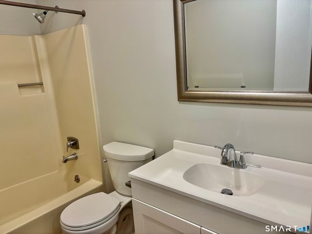 25 Padanaram Road 77, Danbury, CT 06811