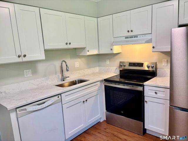 25 Padanaram Road 77, Danbury, CT 06811