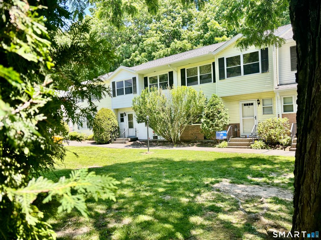 25 Padanaram Road 77, Danbury, CT 06811