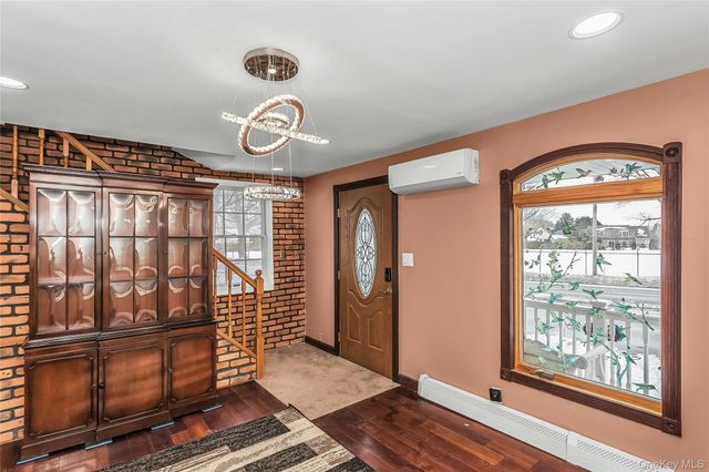 524 Jerusalem Avenue, Hicksville, NY 11801