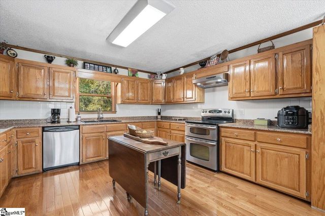 310 Holly Springs Road, Inman, SC 29349