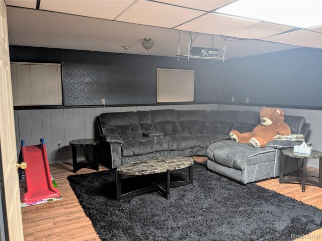 1408 Bowers Road, Lapeer, MI 48446