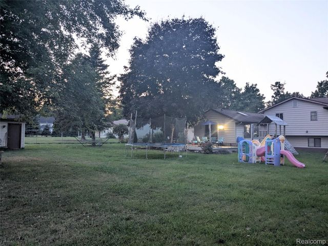 1408 Bowers Road, Lapeer, MI 48446