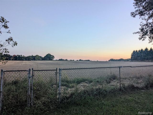 1408 Bowers Road, Lapeer, MI 48446