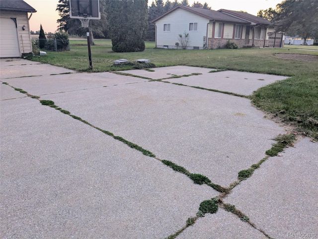 1408 Bowers Road, Lapeer, MI 48446