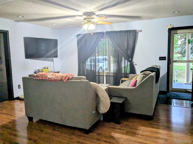 1408 Bowers Road, Lapeer, MI 48446