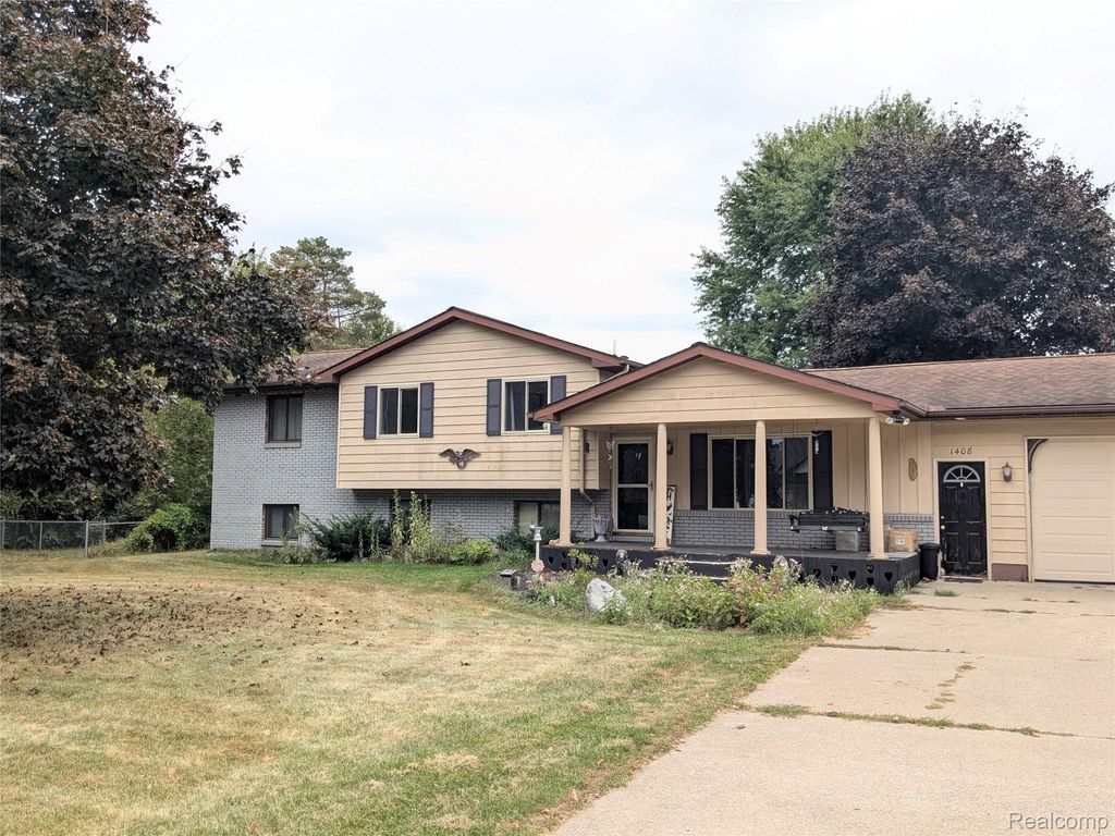 1408 Bowers Road, Lapeer, MI 48446