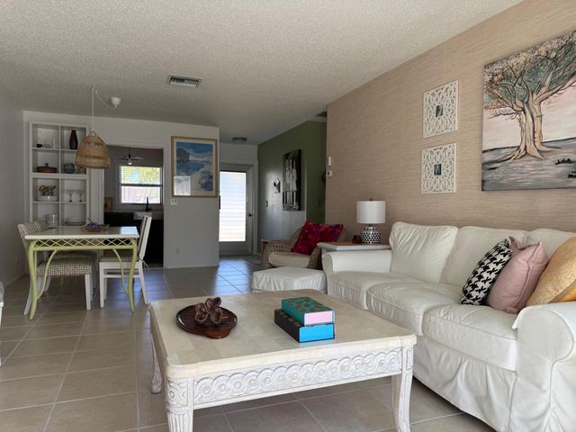 2688 Dudley Drive E B, West Palm Beach, FL 33415