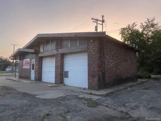 2042 W DAVISON, Detroit, MI 48238
