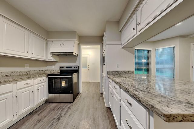 15318 Sterling Lake Drive, Houston, TX 77095