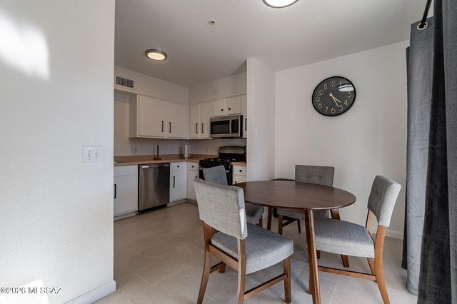 1564 N Paseo La Tinaja, Green Valley, AZ 85614