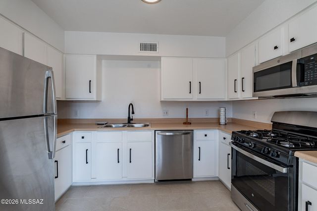 1564 N Paseo La Tinaja, Green Valley, AZ 85614