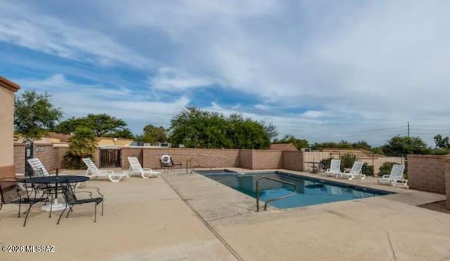 1564 N Paseo La Tinaja, Green Valley, AZ 85614