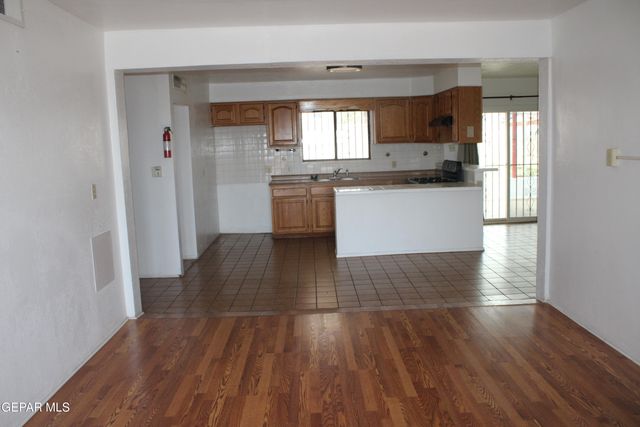 3221 MONROE Avenue, El Paso, TX 79930