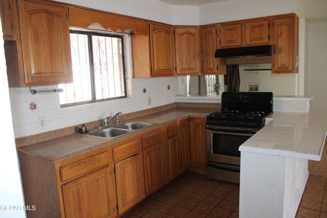3221 MONROE Avenue, El Paso, TX 79930
