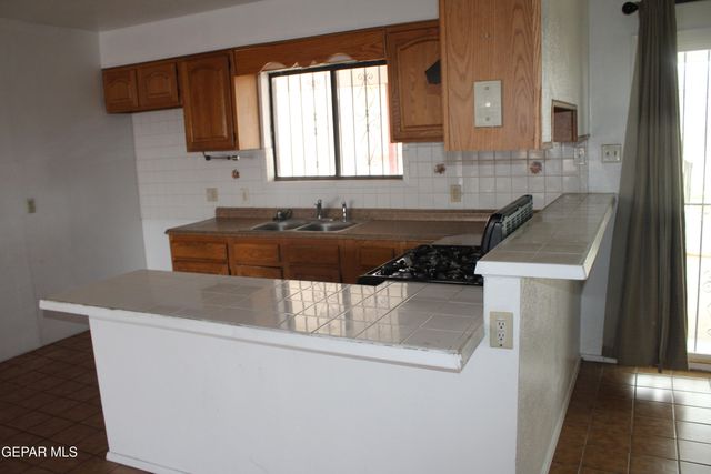 3221 MONROE Avenue, El Paso, TX 79930